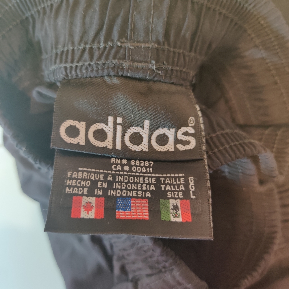 Adidas  Vintage Running Shorts Nylon Embroidered L - Picture 4 of 4